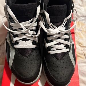 Black and grey bo Jackson’s